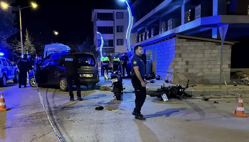 Motosiklet Kazası: Otomobil ile Çarpışan İki Kişi Hayatını Kaybetti