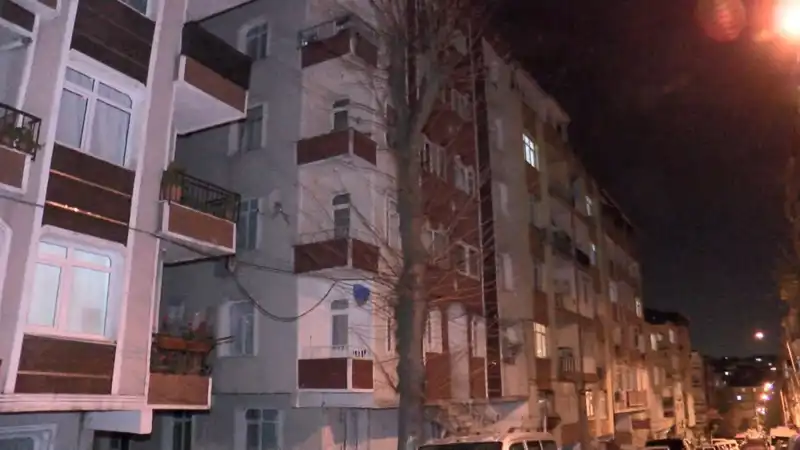 Altı Katlı Apartmanda Şok: Kolonlardan Gelen Seslerle Tüm Bina Tahliye Edildi