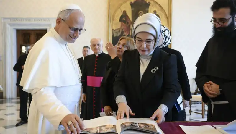 Emine Erdoğan ve Papa Leo'nun Görüşmesi: Gazze'nin Geleceği Konuşuldu