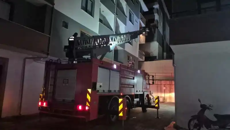 Uyuyakalan Çocuk Mahallede Merak Uğruna Günün Kahramanı Oldu