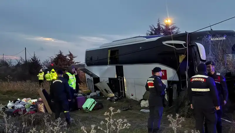 Çanakkale'deki Otobüs Kazası: 37 Yaralı, Güvenlik İhlalleri Gündemde