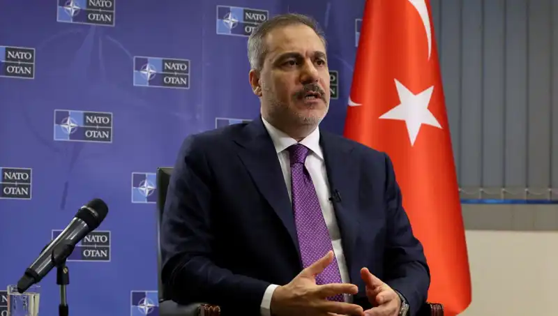 Türkiye-BAE İlişkilerinde Yeni Dönem: Bakan Fidan Ziyaret İçin Yola Çıktı