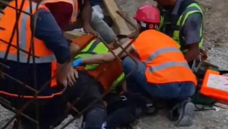Adana'da İnşaatta Çalışan İki İşçi İş Kazasında Yaralandı