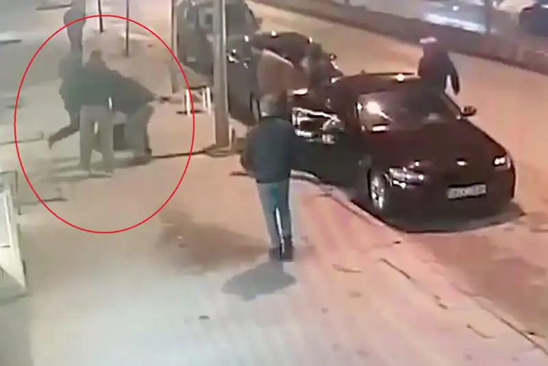 Bacak Kıran Park Yeri Kavgası: Üç Kişi Saldırıda Bulundu!