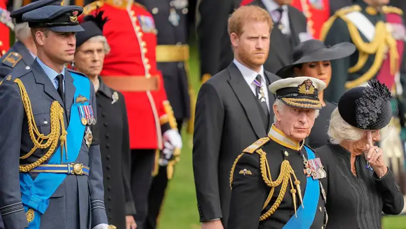 Prens Harry ile Kral Charles Arasında Süren İletişim Krizi Ortaya Çıktı