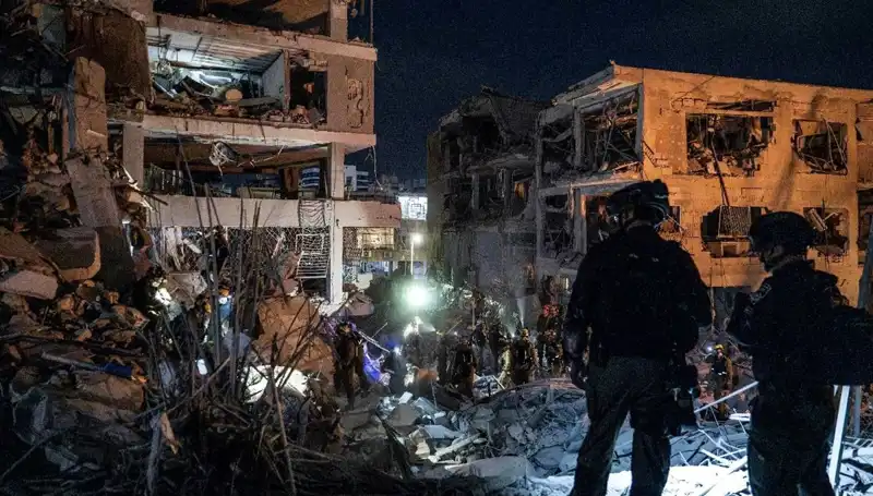 İran'ın İsrail'de Vurduğu Binaların Yıkım Süreci Başlıyor: Ekonomik ve Siyasi Etkiler