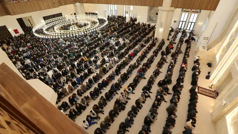 Cuma Namazı İçin Merakla Beklenen Saatler Açıklandı!