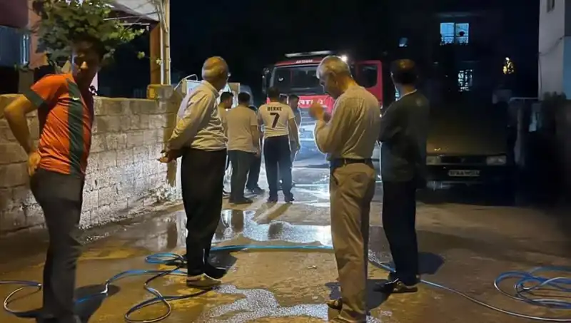 Park Halindeki Araçta Çıkan Yangın Panik Yarattı: Detaylar Burada