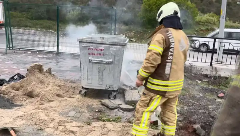 Başakşehir'de Çöp Konteynerinde Kimyasal Madde Panik Yarattı