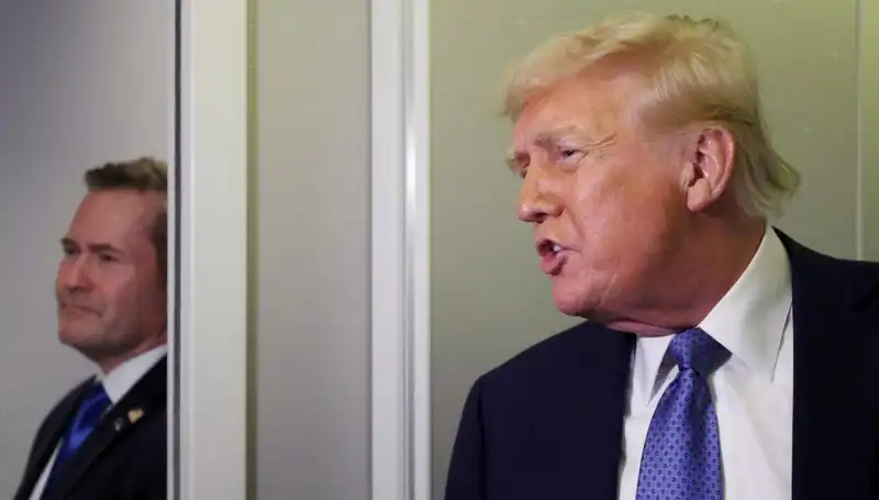 Trump'tan Şok Karar: Mike Waltz Görevden Alındı, Planlar Sızdı mı?