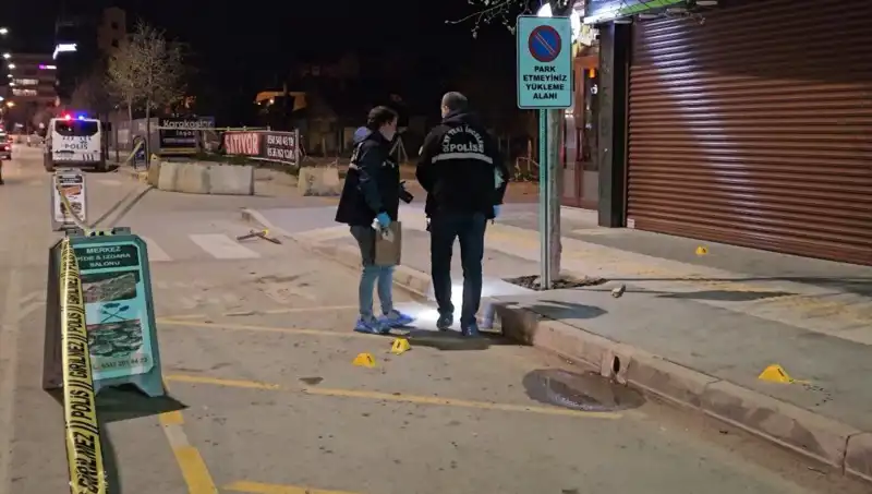 Pideci Dükkanında Kavga: Bir Kişi Hayatını Kaybetti, Üç Yaralı