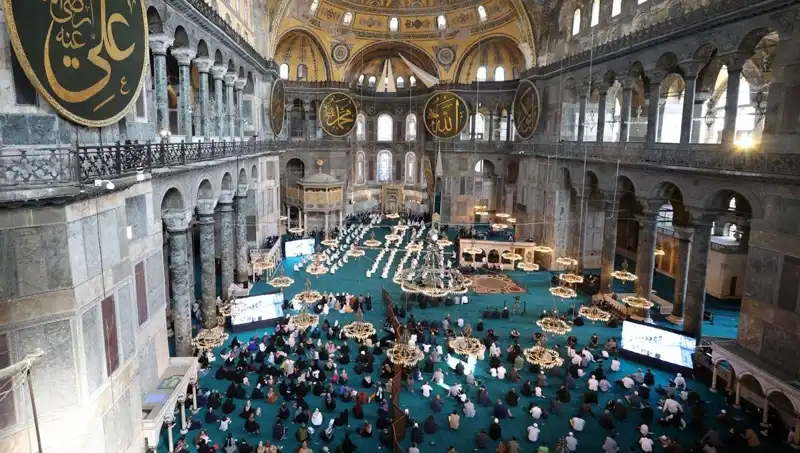 Ayasofya'nın Kapısını Kıran Sanığa Çıkan Hapis Cezası Şaşırttı!