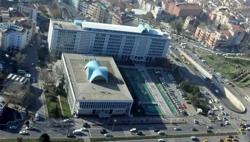 İBB Yolsuzluk Soruşturmasında Şok Gelişme: Şüpheliler Adliyeye Sevk Edildi