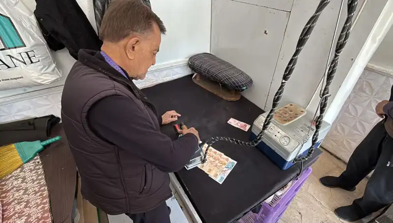 47 Yıllık Terzi Ahmet’in Parayla Ütüleme İnanılmaz Hikayesi