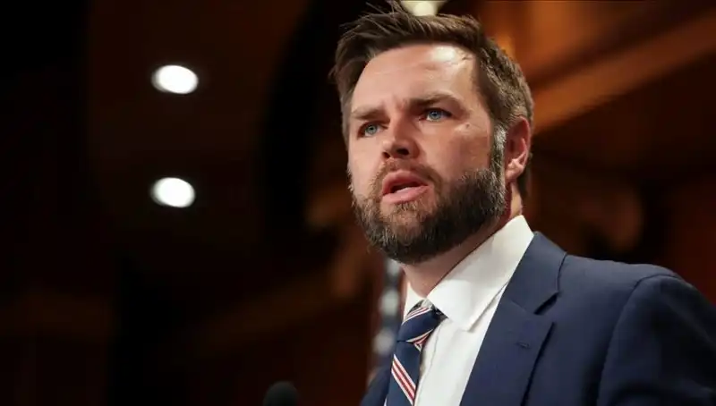 JD Vance Kimdir? Zelenski ile Görüşmesi Neden Gündem Olmuştu?