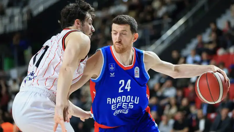 Anadolu Efes, Euroleague'de Şampiyonluk İçin Kritik Maça Çıkıyor!