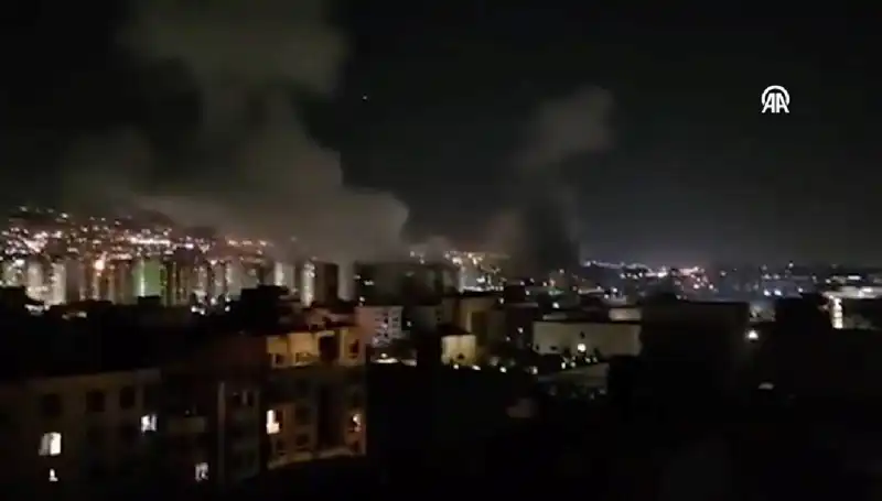 İsrail Hava Kuvvetleri Tahran'ı Vurdu: Savaşın Eşiğinde Mi?