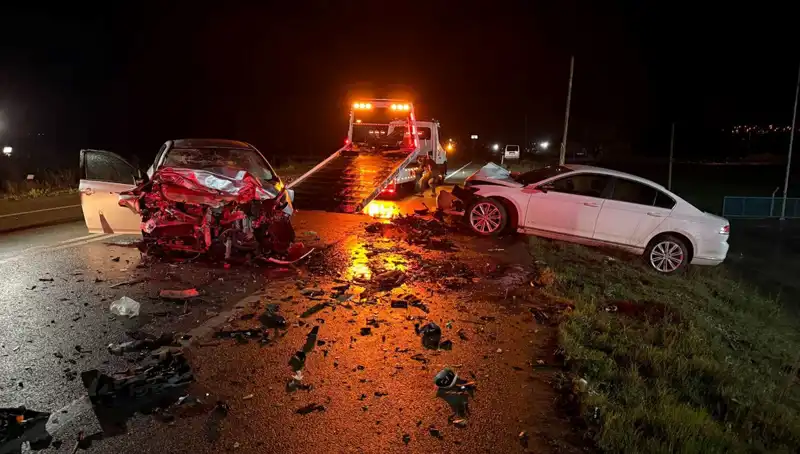Çanakkale'de Feci Kaza: İki Araç Çarpıştı, 3 Ölü, 1 Yaralı