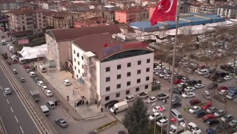 Özel Hastaneye Deprem Mührü Geldi: Perde Betonları Kesildi Mi?