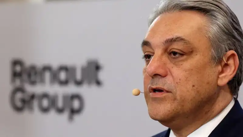 Renault'da Beklenmedik Üst Düzey İstifa: Sektör Üzerindeki Etkileri