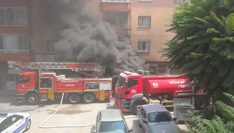Niğde'de Beyaz Eşya Deposunda Büyük Yangın: Sebebi ve Sonrası