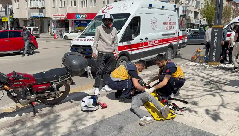 Aksaray’da Motosiklet Kazası: İki Kişi Yaralandı, Hayati Tehlike Yok