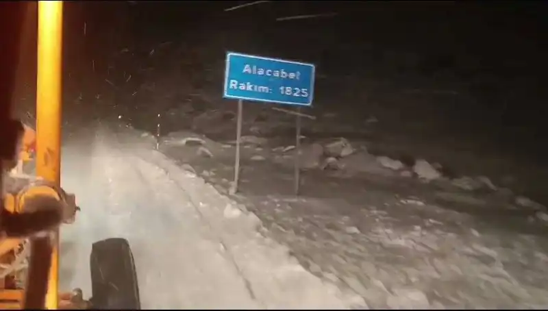 Antalya'da Sıra Dışı Bir Kış: Kar Sürprizi Hisse Senetlerini Nasıl Etkiler?