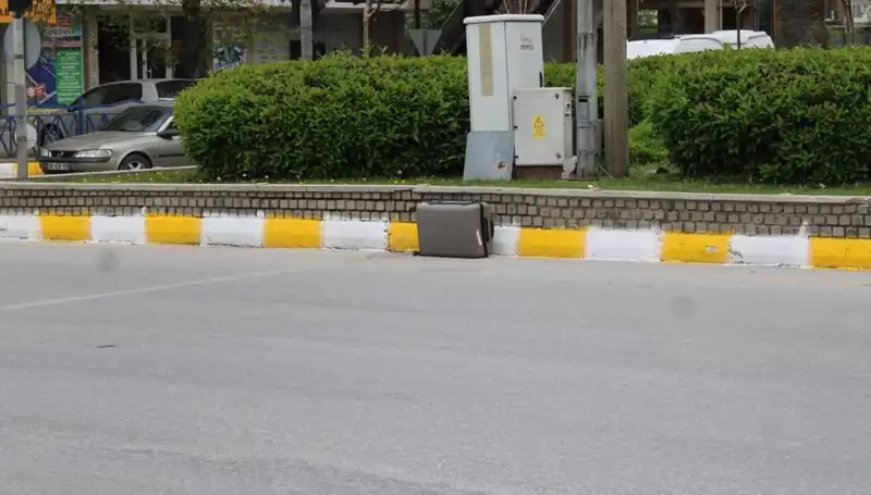 Minibüsten Düşen Valiz, Tüm Şehri İkiye Bölen Olayı Başlattı