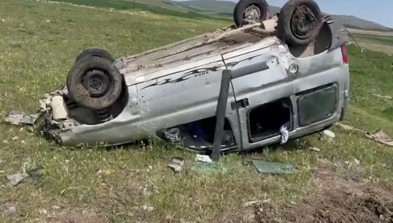 Konya'da Otomobil Takla Attı, İki Kişi Yaralandı: Olay Anına Tanıklık Edin