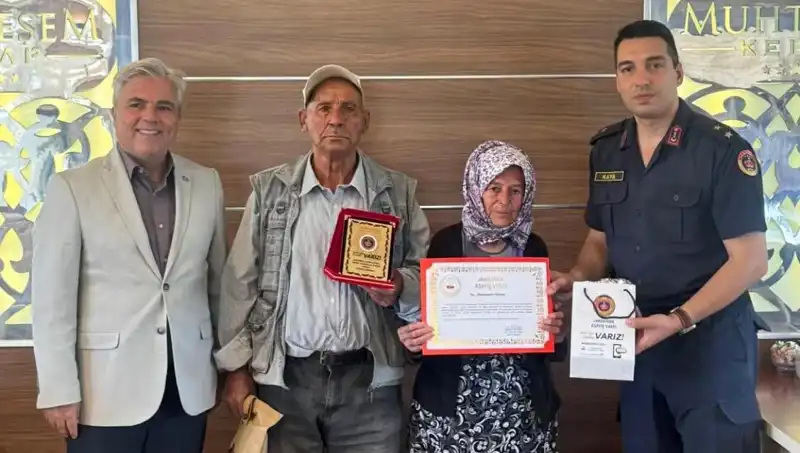 Duygusal Bir Davranış: Tek Varlıkları Olan Evi Jandarmaya Bağışladılar