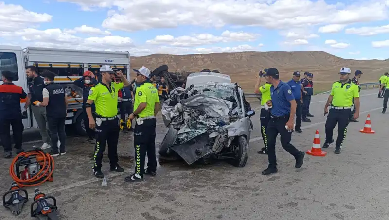 Yozgat'ta Korkunç Trafik Kazası: Üç Can Aldı, İki Kişi Yaralandı