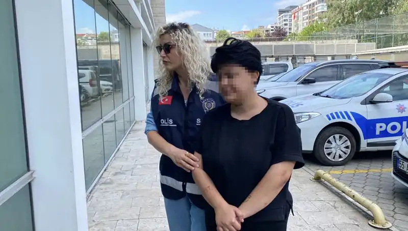 Şok Edici Olay: Bir Oğul Annesini 11 Yerinden Bıçakladı!
