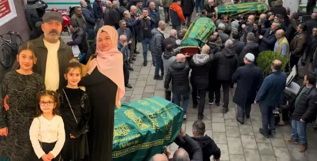 Rize'de Strasbourg'da Hayatını Kaybeden Kız Kardeşlere Duygulu Veda