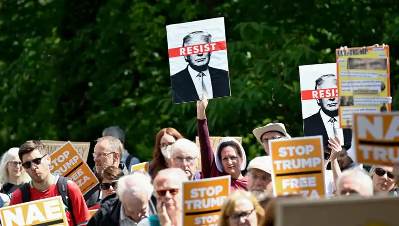 Trump İskoçya'da Golf Oynarken Protestoyla Karşılandı: Neler Oluyor?