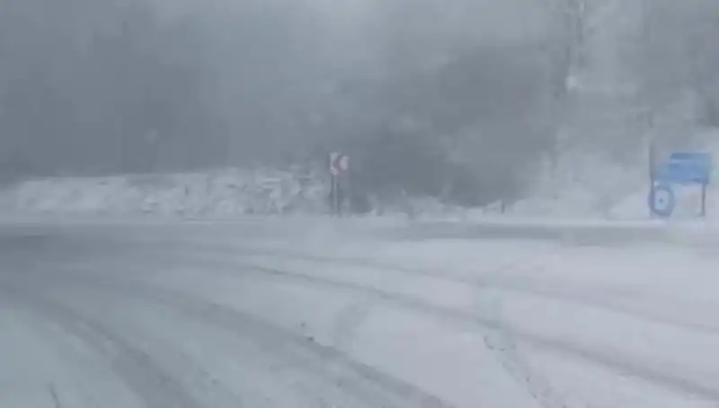 Hava Durumu Alarmı: Üç Mevsim Bir Arada! 48 İlde Sarı Kod Uyarısı