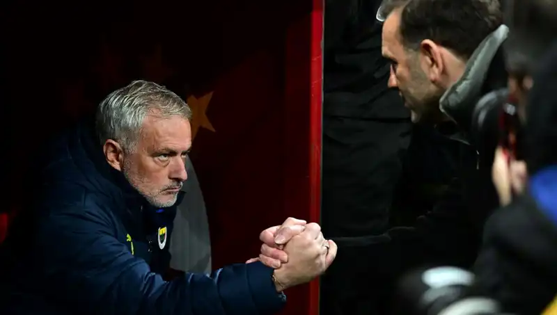 Derbiye Geri Sayım: Mourinho ve Okan Buruk Yeniden Karşı Karşıya!