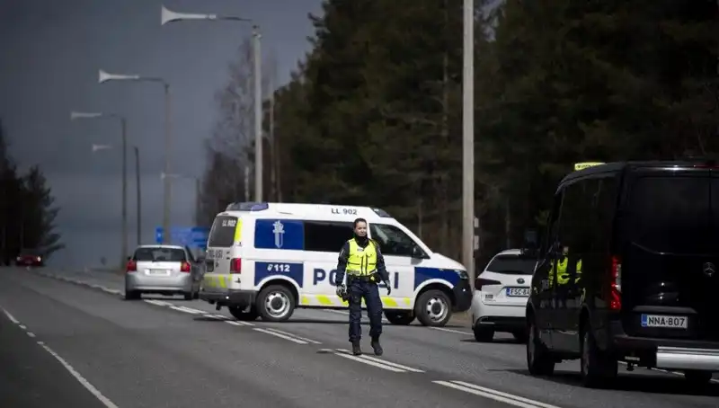 Finlandiya'da Okulda Bıçaklı Saldırı: 3 Öğrenci Yaralandı!