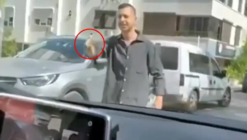 Trafikte Kadınlara Silah Doğrultan Sürücü Hakkında Şok Edici Gelişmeler