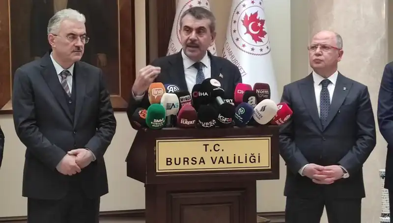 Protestolara Katılan Çalışanlara Yaptırım Uyarısı: Bakan Tekin'den Çarpıcı Açıklama