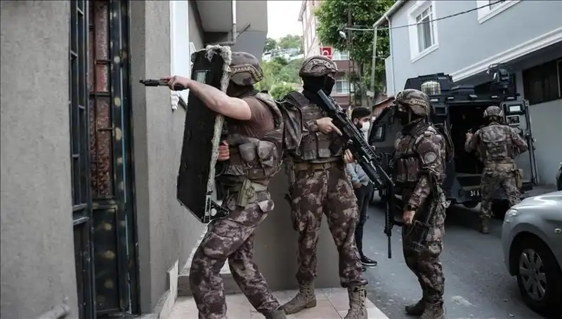 İstanbul’da DAEŞ’e Yönelik Operasyonda 20 Kişi Gözaltına Alındı