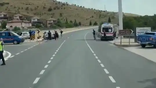 Elazığ'daki Trafik Kazası: İki Otomobil Çarpıştı, Yaralılar Hastaneye Kaldırıldı