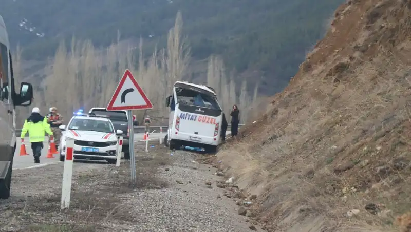 Oltu'da İşçi Servisi Kazası: Çok Sayıda Yaralı Var mı?