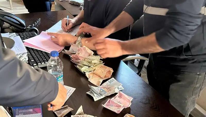 Antalya’da Uzun Süreli Başarı: Dilencilere Yönelik Operasyonda 19 Bin Lira Ele Geçirildi