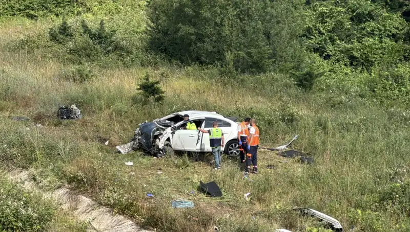 Kuzey Marmara Otoyolu'nda Feci Kaza: Araç Şarampole Devrildi!