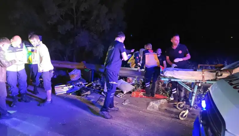 Kazada Minibüsten Savruldukları An: Beklenmedik Bir Sıra Dışı Olay!