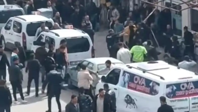 Erciş'te Taşlı Sopalı Kavga: Gözaltında 7 Kişi