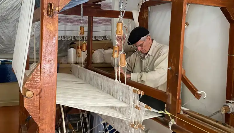 62 Yıllık Ustalık: İpleri Sanata Dönüştüren Sanatçı