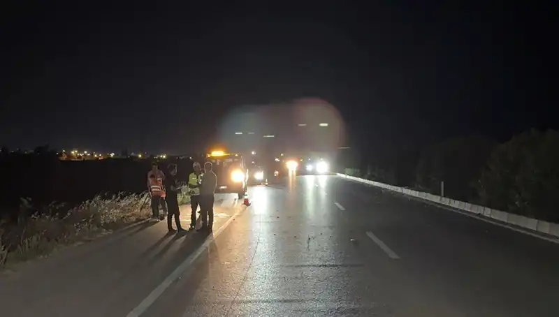 Adana'da Trafik Kazası: Üç Araç Zincirleme Çarpıştı, Yaralılar Var!