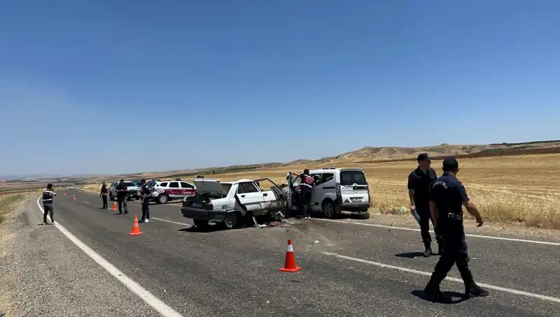 Adıyaman'daki Trafik Kazası: 4 Kişi Hayatını Kaybetti!