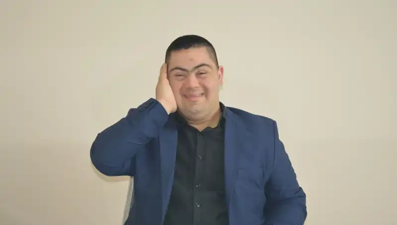 Down Sendromlu Genç Erdinç’ten Hayallerle Dolu Etkileyici Performans